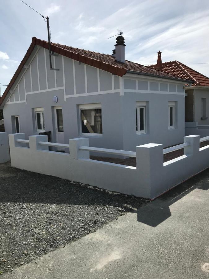 Holiday home Proche St Martin De Brehal